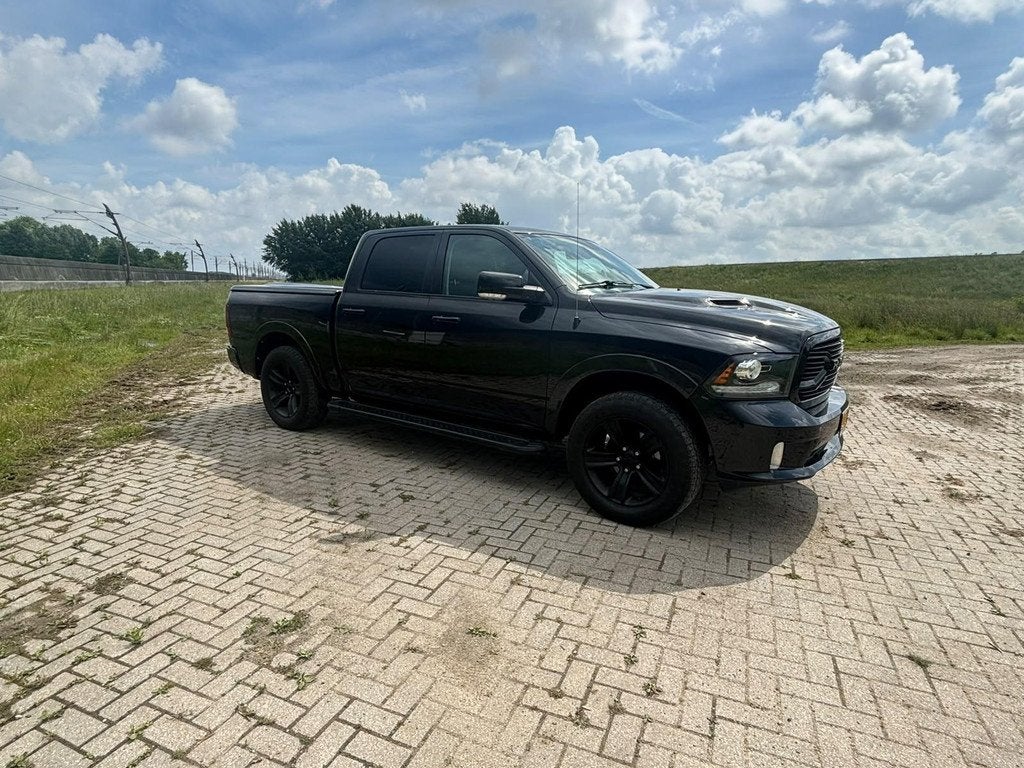 Dodge Ram 1500 5.7 V8 4x4 Sport Crew Cab 5'7, Auto's, Dodge, Automaat, Stof, Gebruikt, 5654 cc