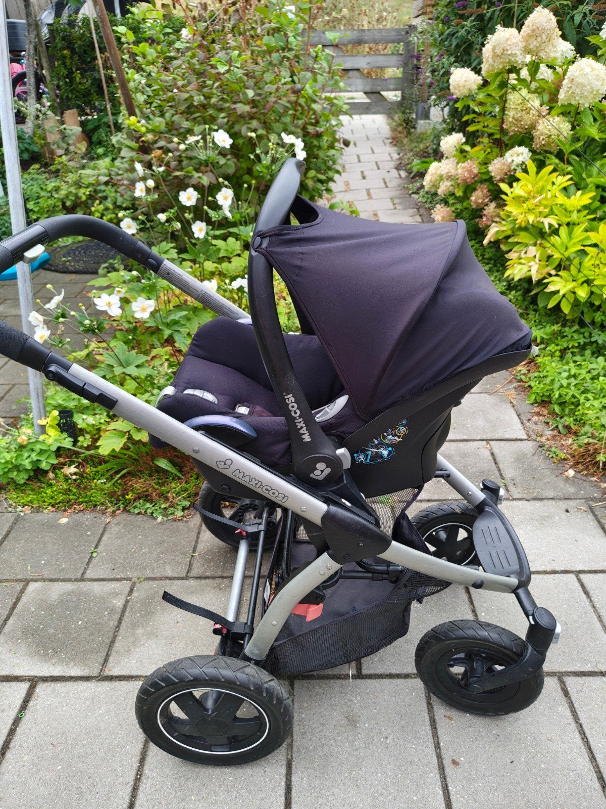 Maxi-Cosi Mura Plus alles erop en eraan:  Combiwagen met aut, Kinderen en Baby's, Kinderwagens en Combinaties, Ophalen, Gebruikt