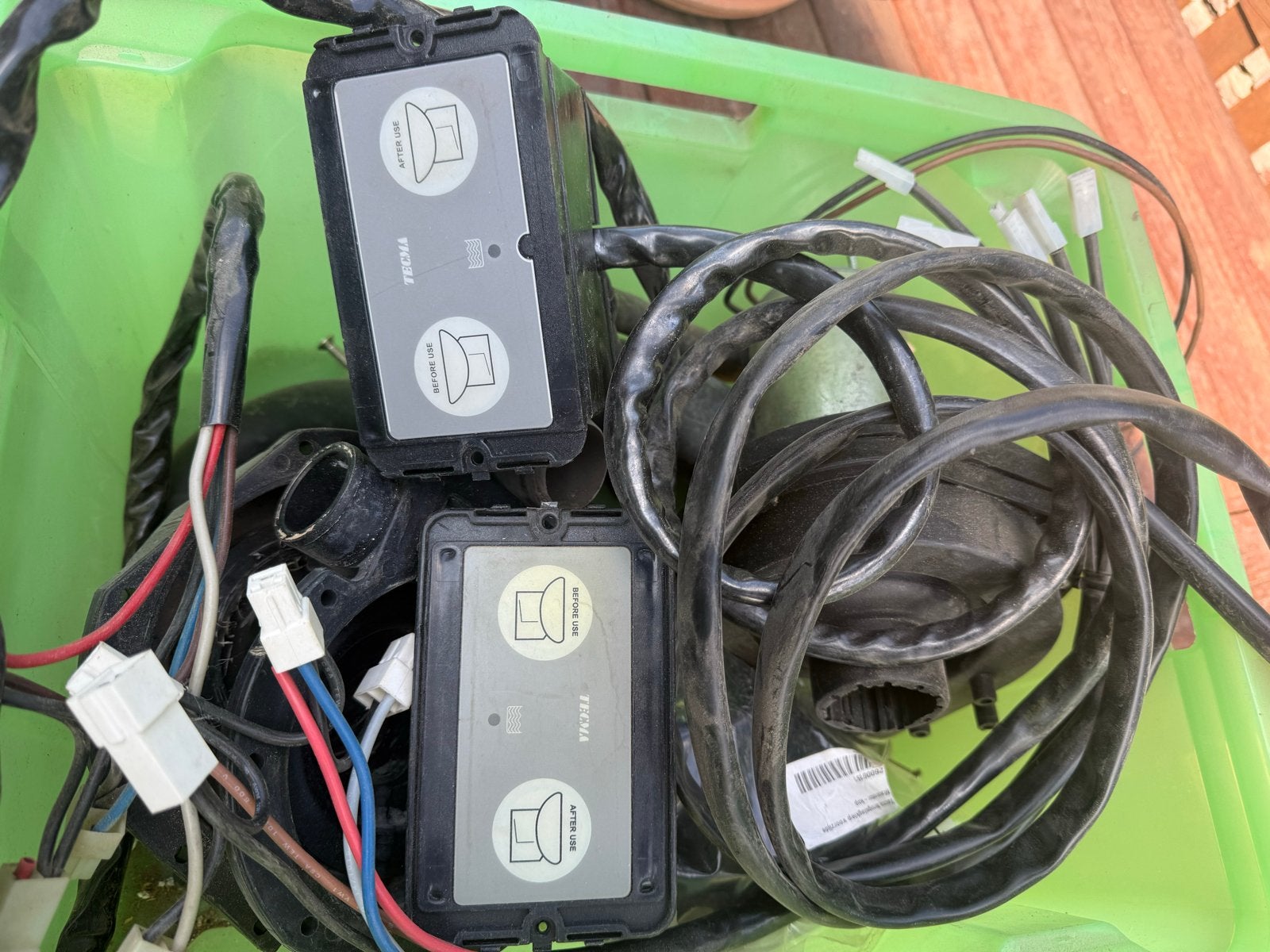 Tecma 24V WC pomp met toebehoren en extra onderdelen, Watersport en Boten, Ophalen of Verzenden, Gebruikt, Kombuis en Sanitair
