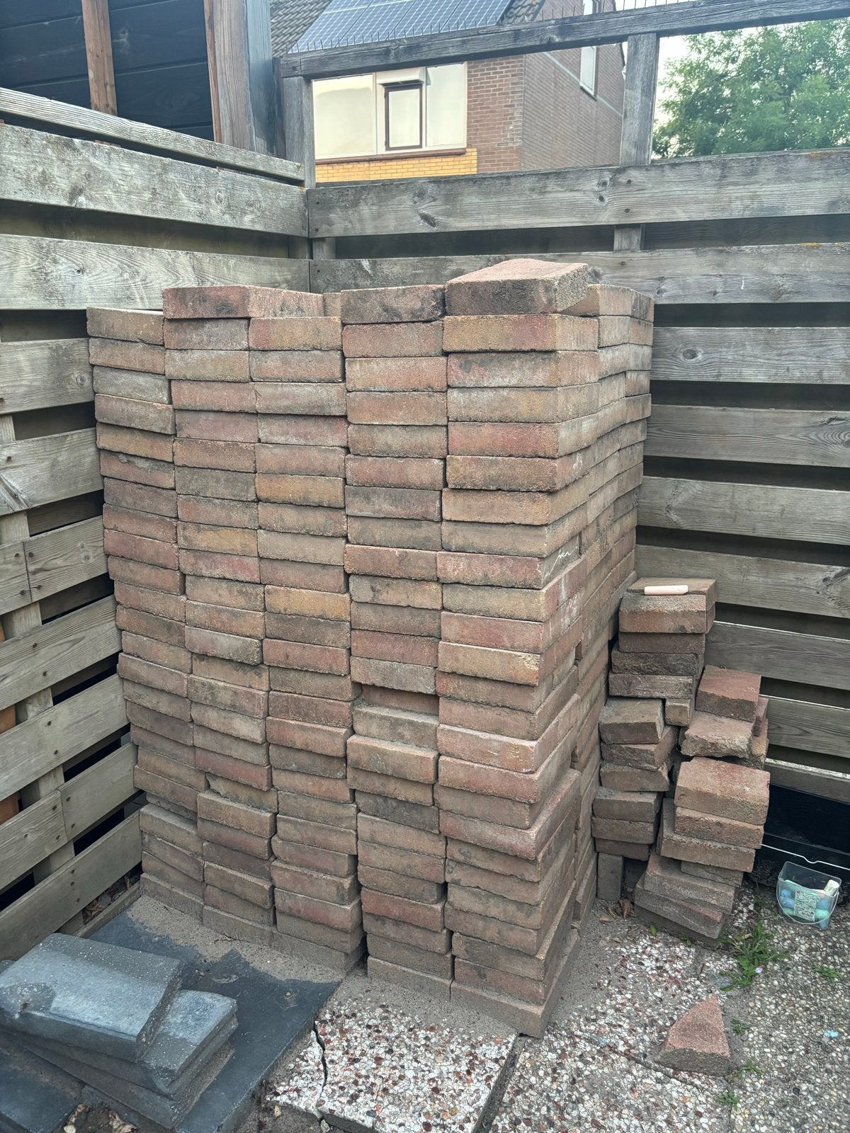 Gratis Gebruikte tegels 20m2, Tuin en Terras, Tegels en Klinkers, Ophalen, Gebruikt, Klinkers, 10 m² of meer