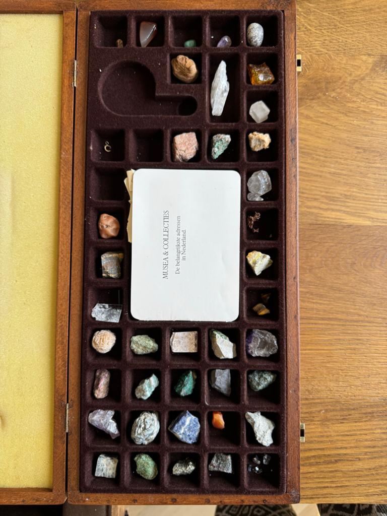 Mineralen & Edelstenen Collectie met Boxen, Verzamelen, Mineralen en Fossielen, Mineraal, Verzenden
