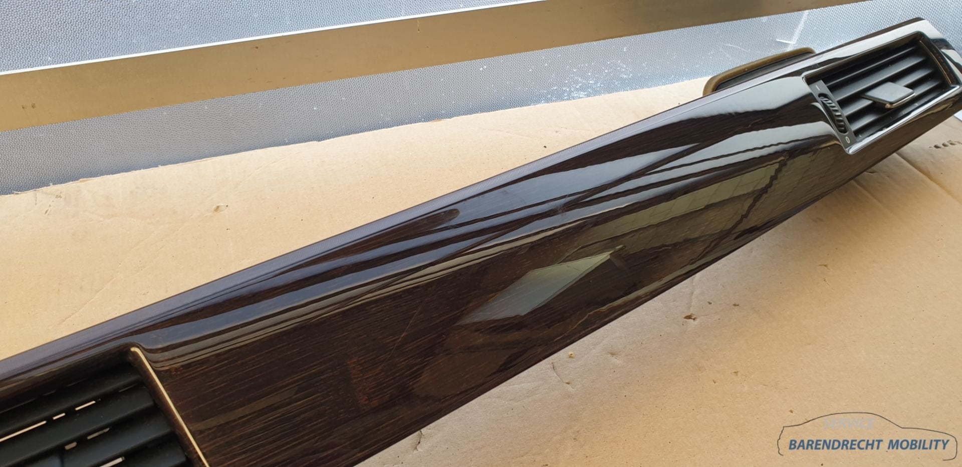 Sierlijst hout ventilatierooster E60 / E61 5 serie BMW dashb, Auto-onderdelen, Petuelring 130
80788  Munich, DE, Gebruikt, Voor