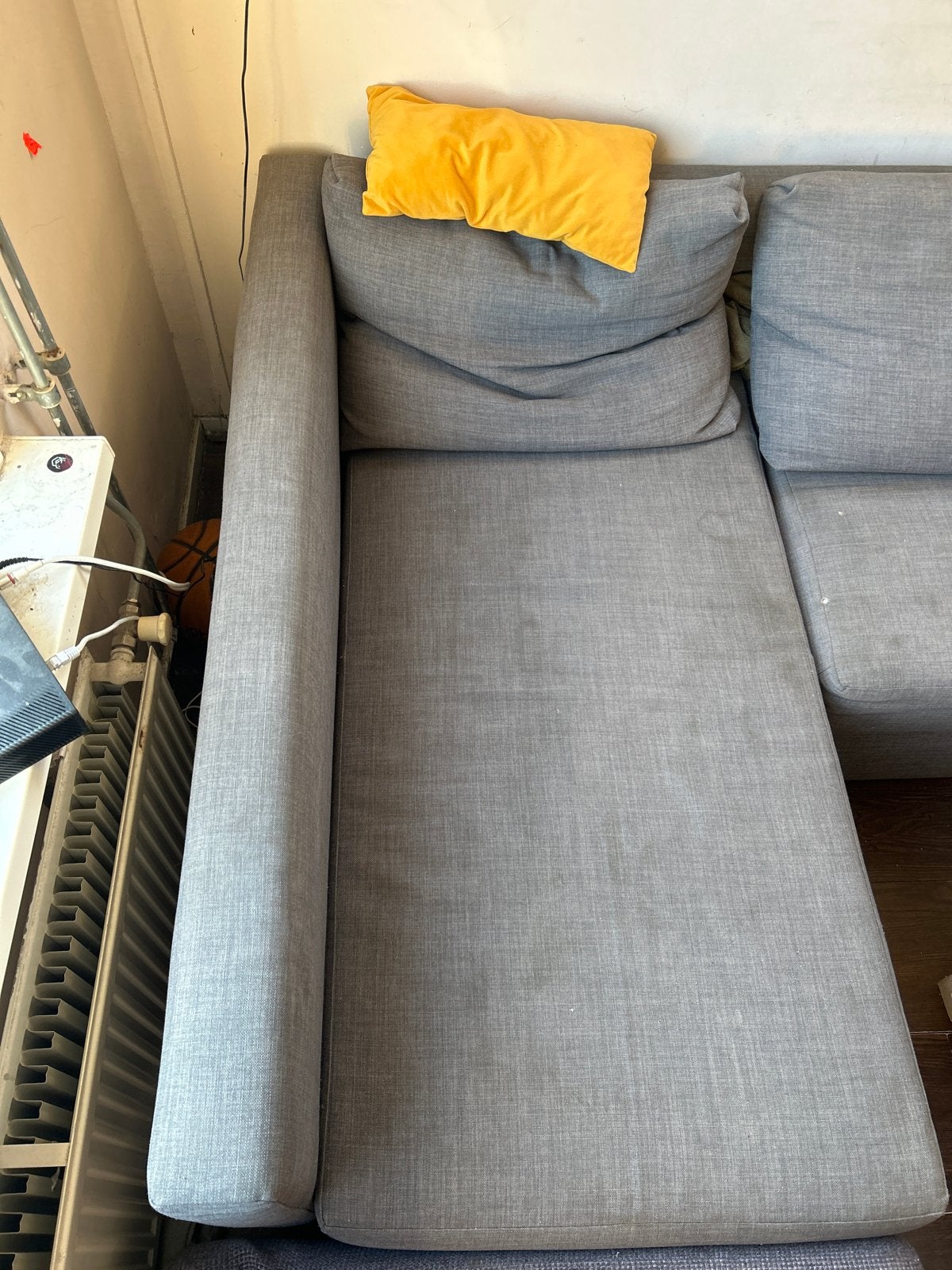 Grijze hoekbank met chaise longue, Huis en Inrichting, Banken | Bankstellen, Ophalen, Gebruikt, 100 tot 125 cm, Hoekbank