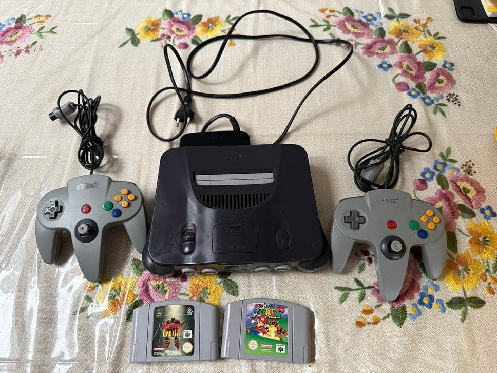 Nintendo 64, Nintendo, Nintendo, Nintendo, Met 2 controllers
