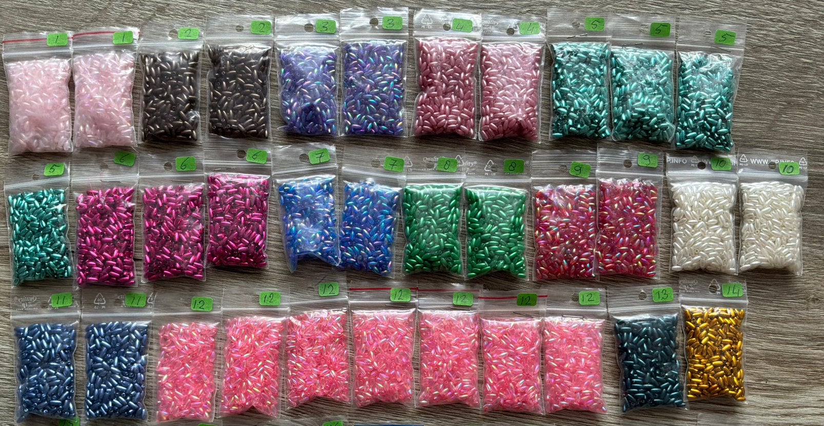 Keus uit veel kleuren kralen  per zak 1,25, Ophalen, Zo goed als nieuw