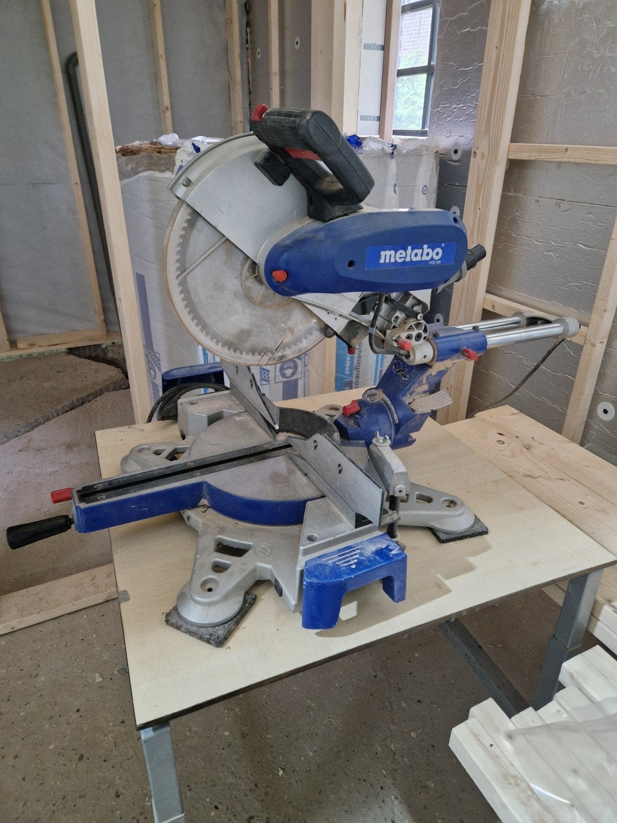 Metabo KGS 305 Afkort-/verstekzaag met trekfunctie, Doe-het-zelf en Verbouw, Ophalen
