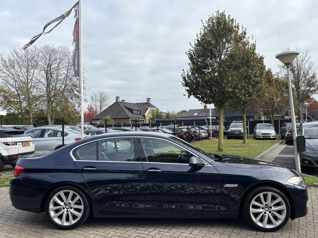 Bmw 5-serie 535I X-Drive High Executive Sedan Facelift 2013, Auto's, Gebruikt, Euro 6, 2000 kg, Blauw