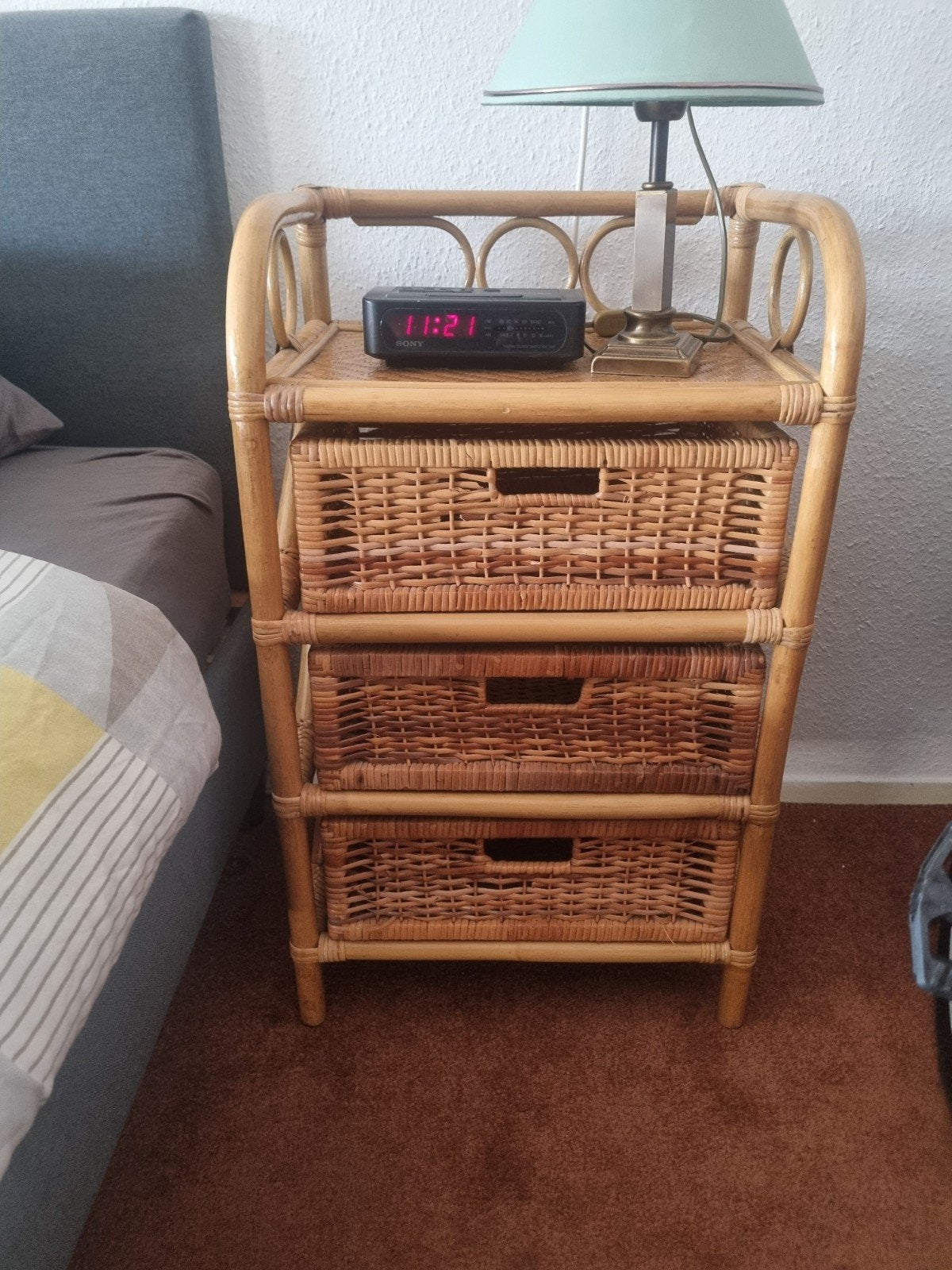 2 Vintage rotan nachtkastje met 3 lades, Ophalen of Verzenden