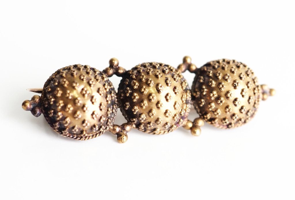 14 krt gouden rouw-broche uit de klederdracht, Ophalen of Verzenden, Goud, Broche