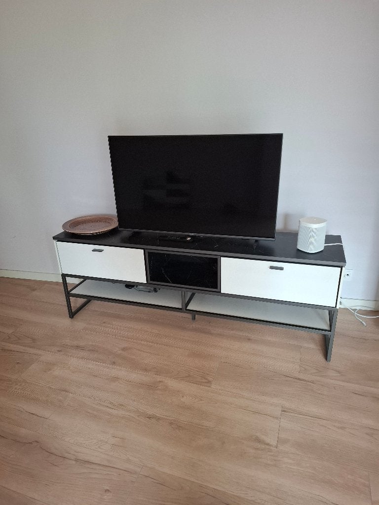 Tv kast Xooon, Ophalen, 150 tot 200 cm, Zo goed als nieuw, Minder dan 100 cm