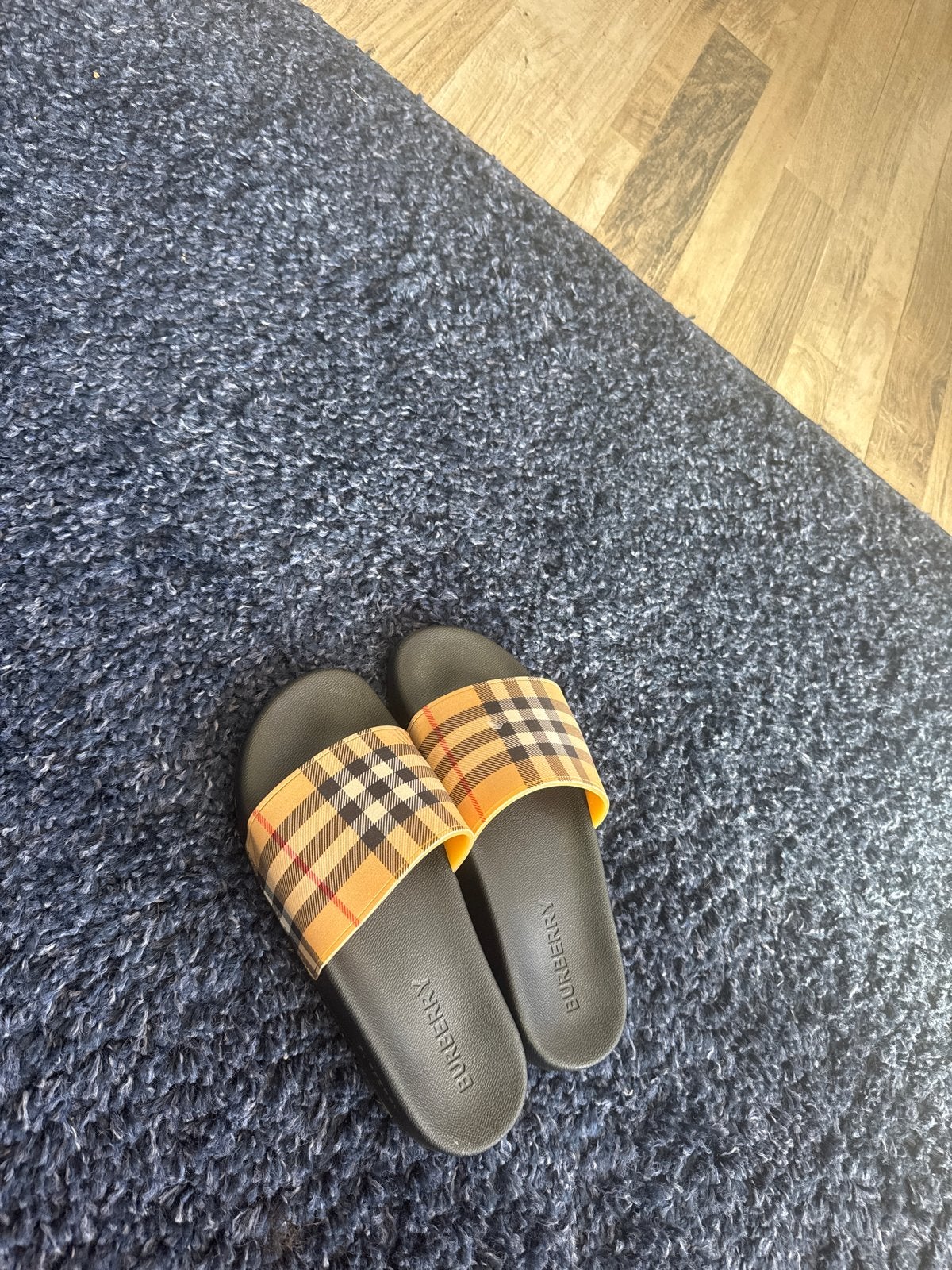 Burberry slipper maat 41, Ophalen of Verzenden, Gedragen, Overige kleuren
