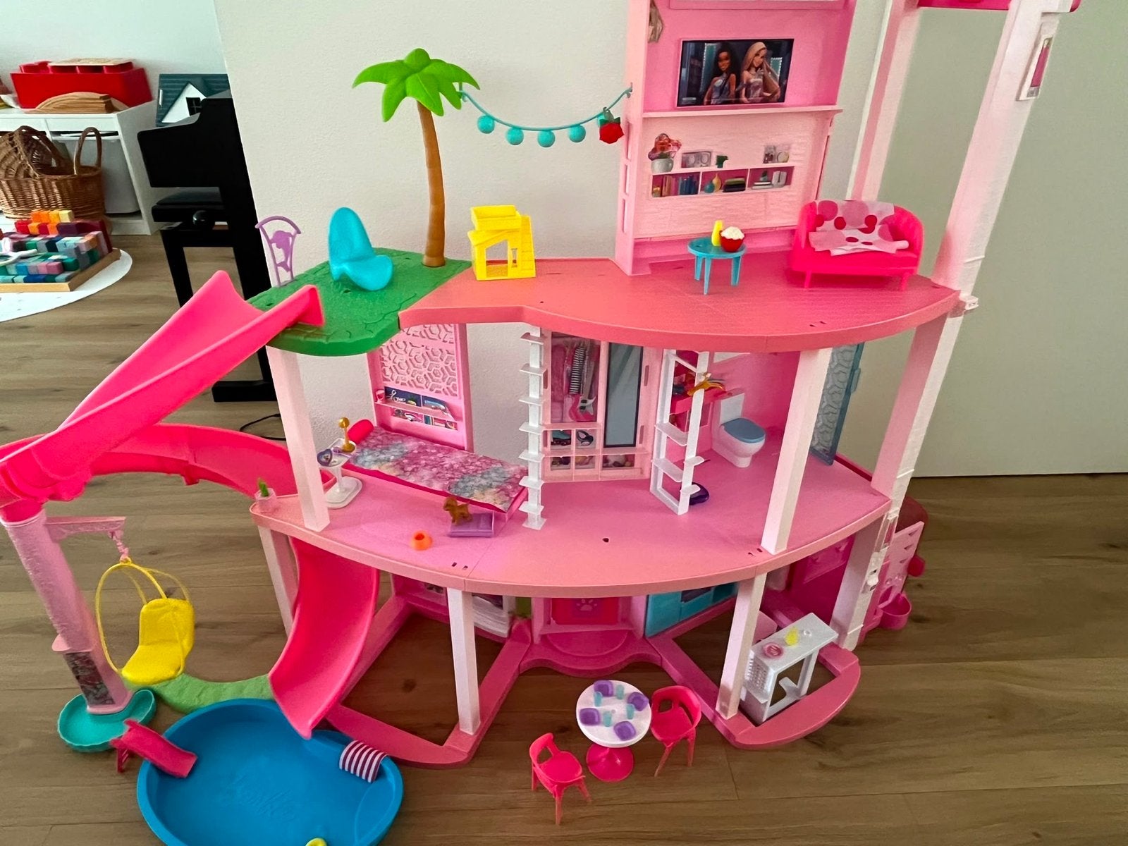 Barbie Droomhuis met zwembad en glijbaan, Ophalen, Gebruikt, Poppenhuis