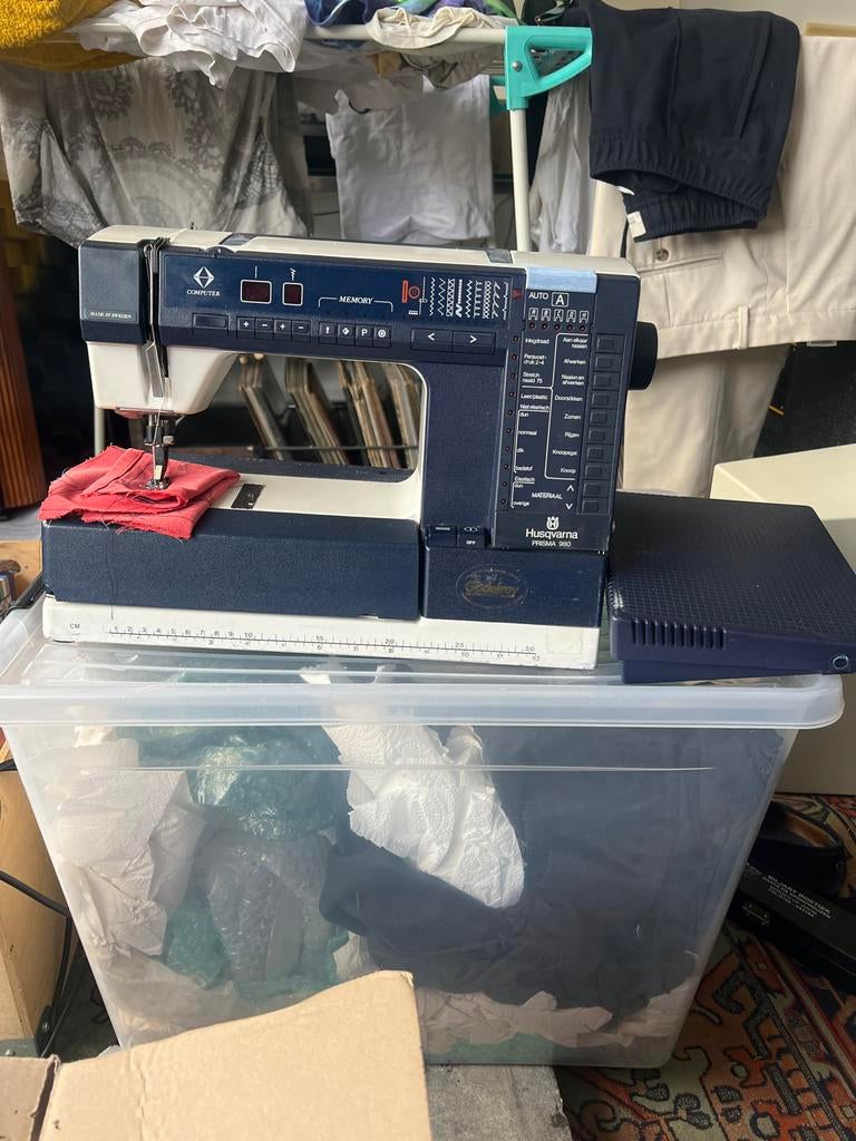 Husqvarna Prisma 980 Naaimachine - Gebruikt, Hobby en Vrije tijd, Ophalen, Gebruikt, Naaimachine, Husqvarna