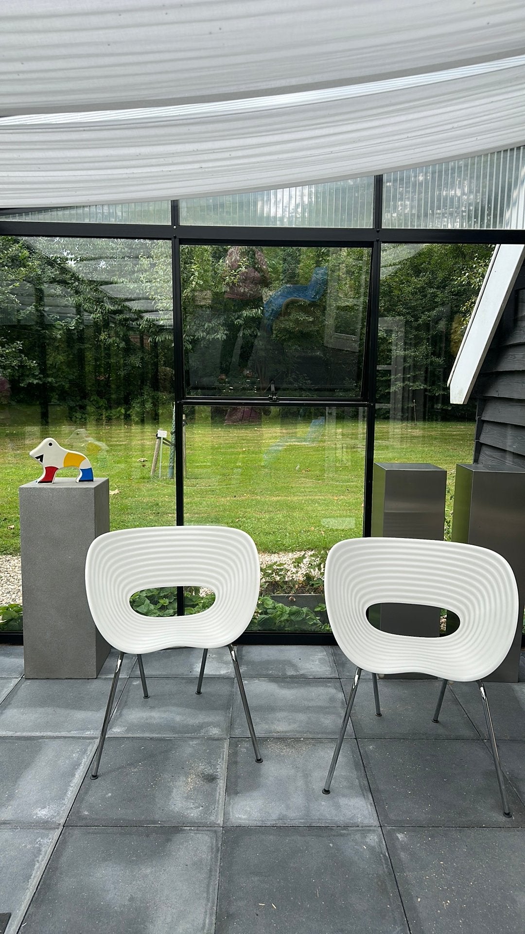 2 prachtige Vitra design stoelen Tom vac ontwerp Ron Arad, Ophalen, Zo goed als nieuw, Wit