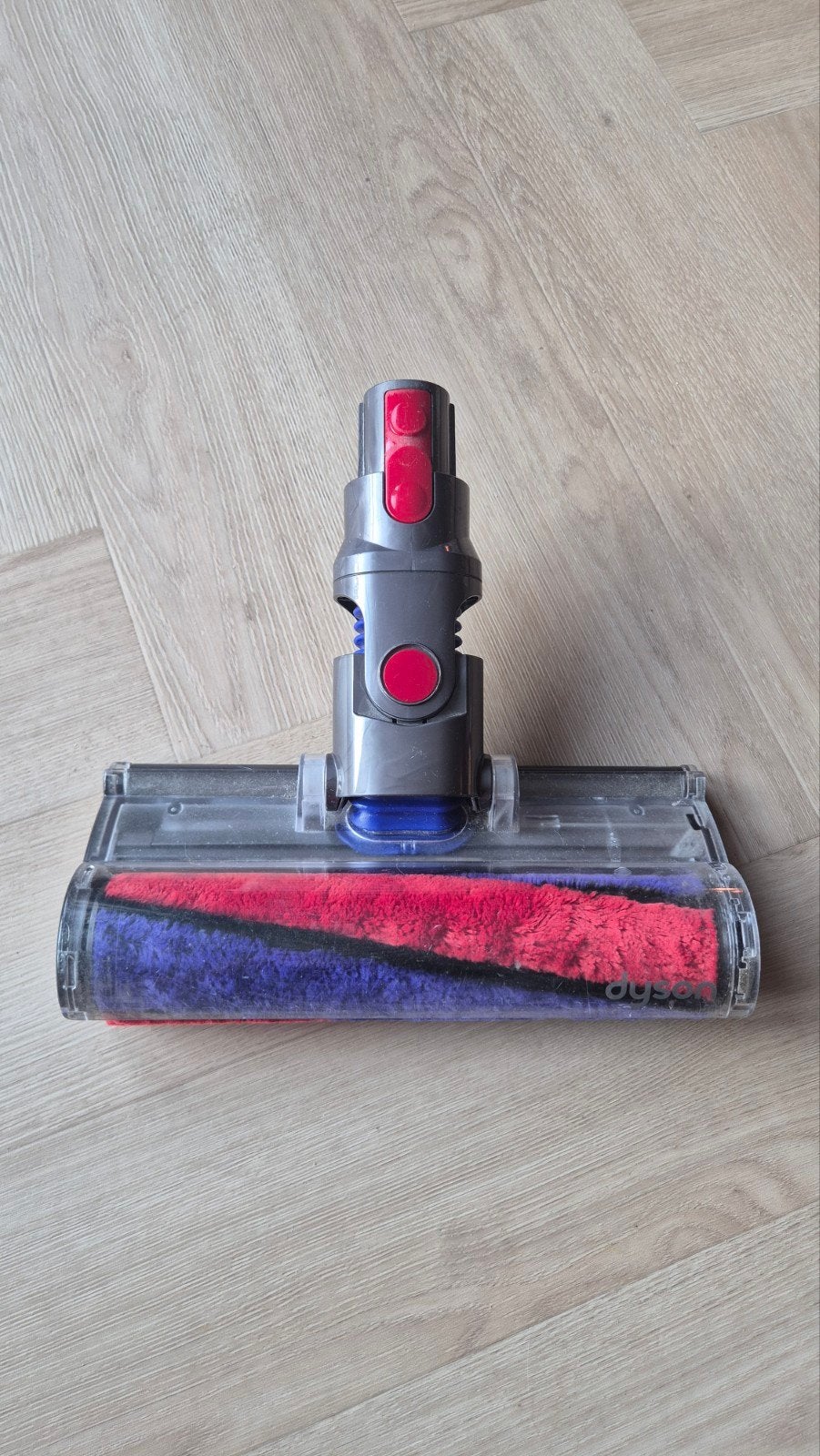 Foto 10 van Dyson V8 Absolute steelstofzuiger met accessoires
