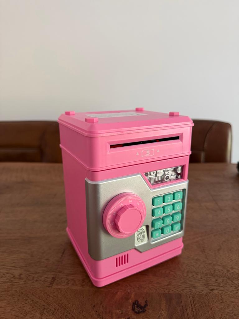 Leuke roze spaarpot kluis met code en geluid, Verzamelen, Spaarpotten, Ophalen, Nieuw, Kunststof, Overige thema's
