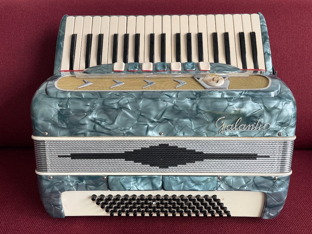 Italiaanse Galanti  accordeon . 3 korig .Musette, Gebruikt, 80-bas, Met koffer, Marinucci
