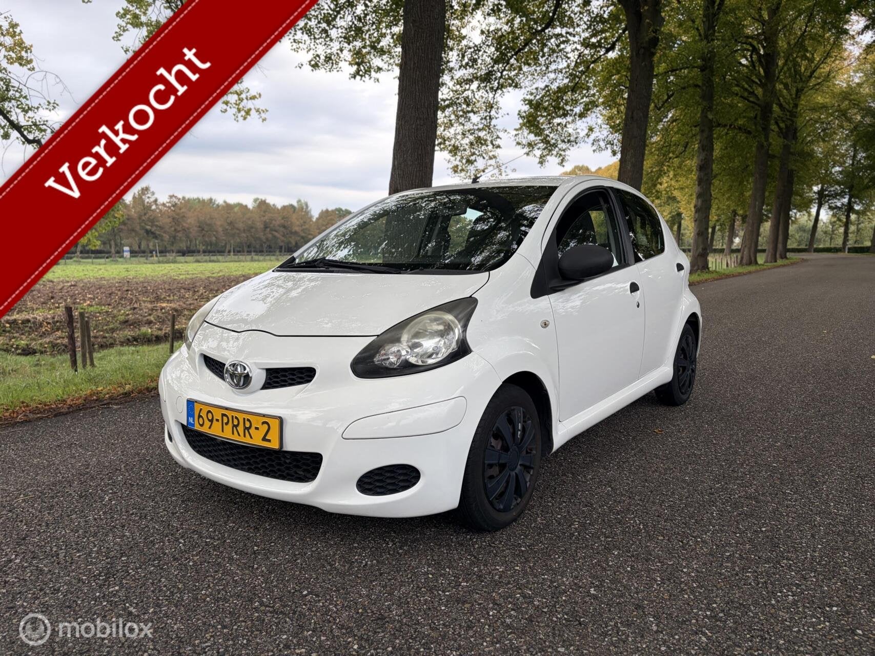 Toyota Aygo | CarPlay | Airco | 2de eigenaar | Goed onderhou, Auto's, Voorwielaandrijving, Euro 5, Gebruikt, Origineel Nederlands