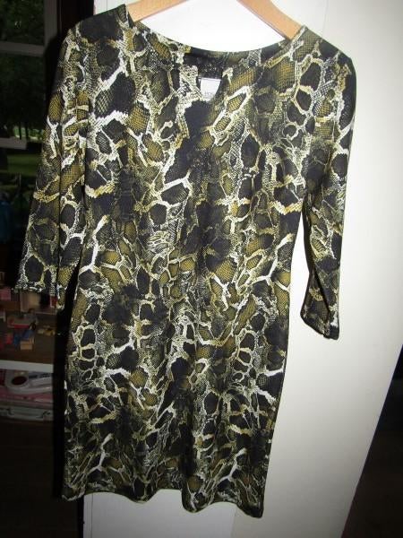 F1971 FOS Amsterdam mt M jurk zwart geel ecru snake animal, Maat 38/40 (M), Overige kleuren, Verzenden, FOS Amsterdam