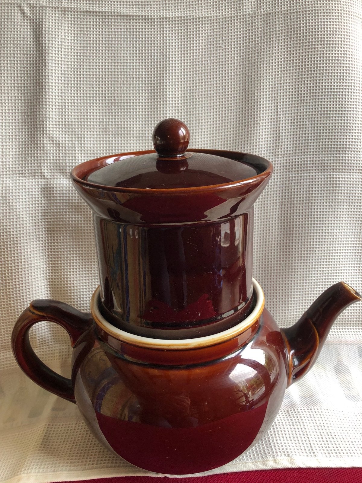 Vintage Bruine Theepot met Filter - Made in Luxembourg, Antiek en Kunst, Ophalen of Verzenden