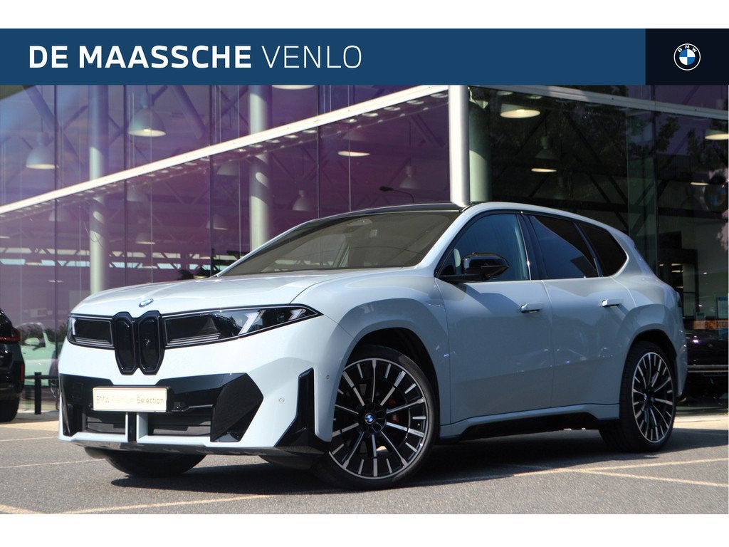 BMW iX3 50 xDrive M Sport / Panoramadak / Trekhaak / M Sport, Auto's, BMW, Zwart, 2260 kg, Stoelverwarming, Vierwielaandrijving