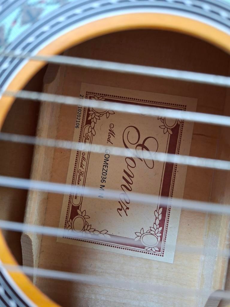 Gomez GOMEZ036 MN Klassieke Gitaar met Hoes en Accessoires, Muziek en Instrumenten, Ophalen