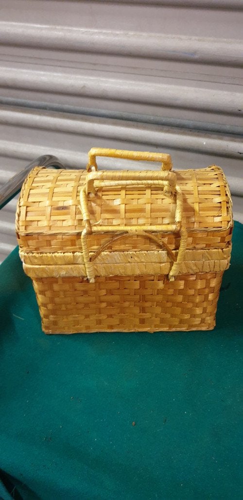 rieten mandje met klep, Ophalen of Verzenden, 'T Olde Gre-j, Info@toldegrej.nl, Endepoelstraat 20f Didam