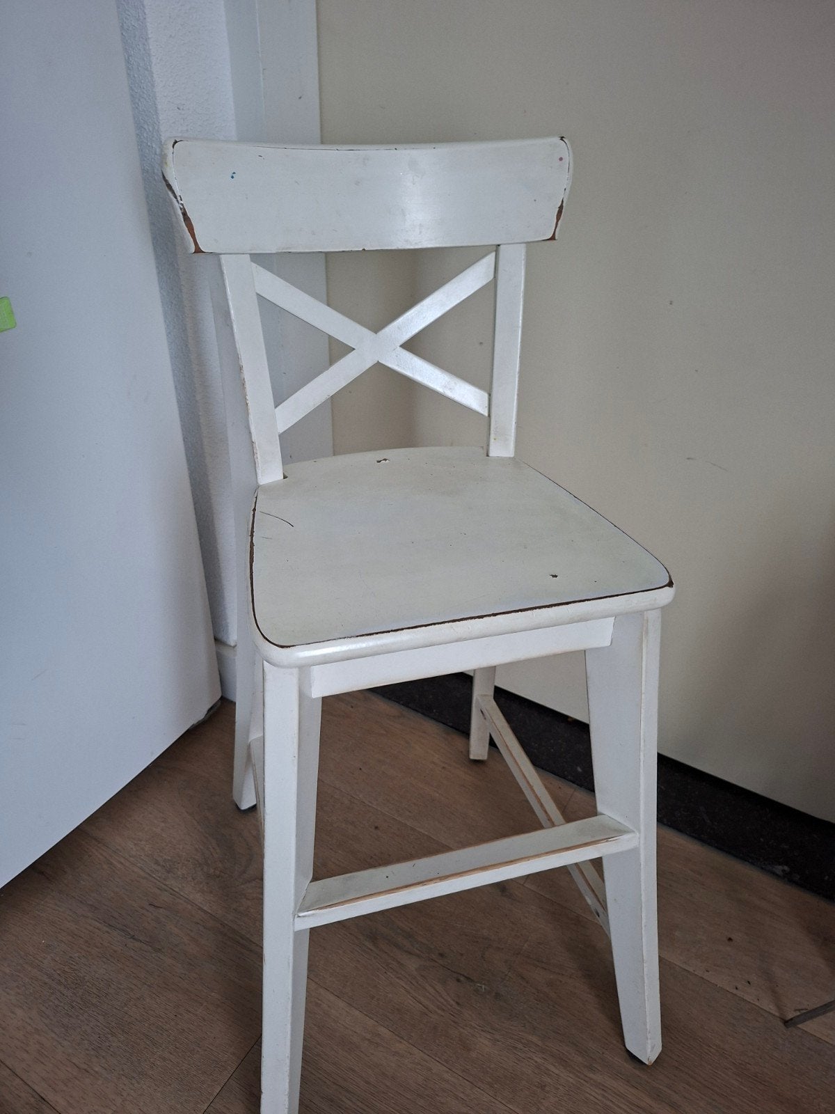 Witte houten stoel - Gebruikt ikea ingolf gratis, Huis en Inrichting, Stoelen, Ophalen, Gebruikt, Wit, Landelijke stijl