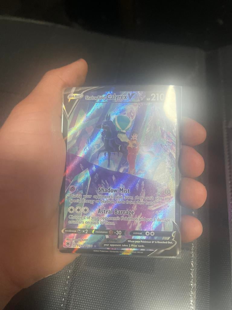 Shadow Rider Calyrex V Full Art Pokémon Kaart, Ophalen, Zo goed als nieuw, Losse kaart