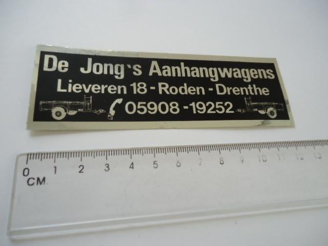 sticker oud RODEN Drenthe DE JONG aanhangwagen auto retro, Verzenden, Zo goed als nieuw, Bedrijf of Vereniging
