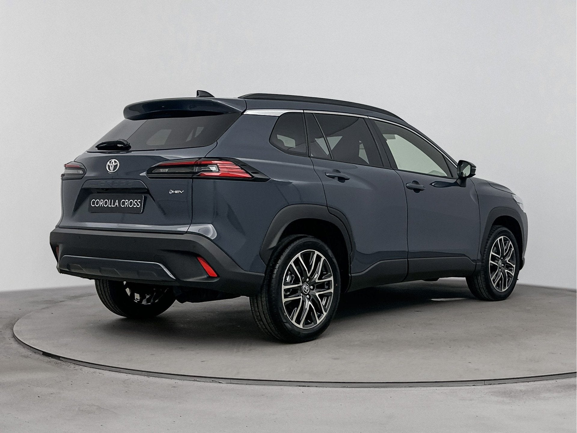 Toyota Corolla Cross Hybrid 140 Dynamic | Apple Carplay & An, Auto's, Toyota, 12 maanden, Zwart, 4 cilinders, Automatische klimaatregeling
