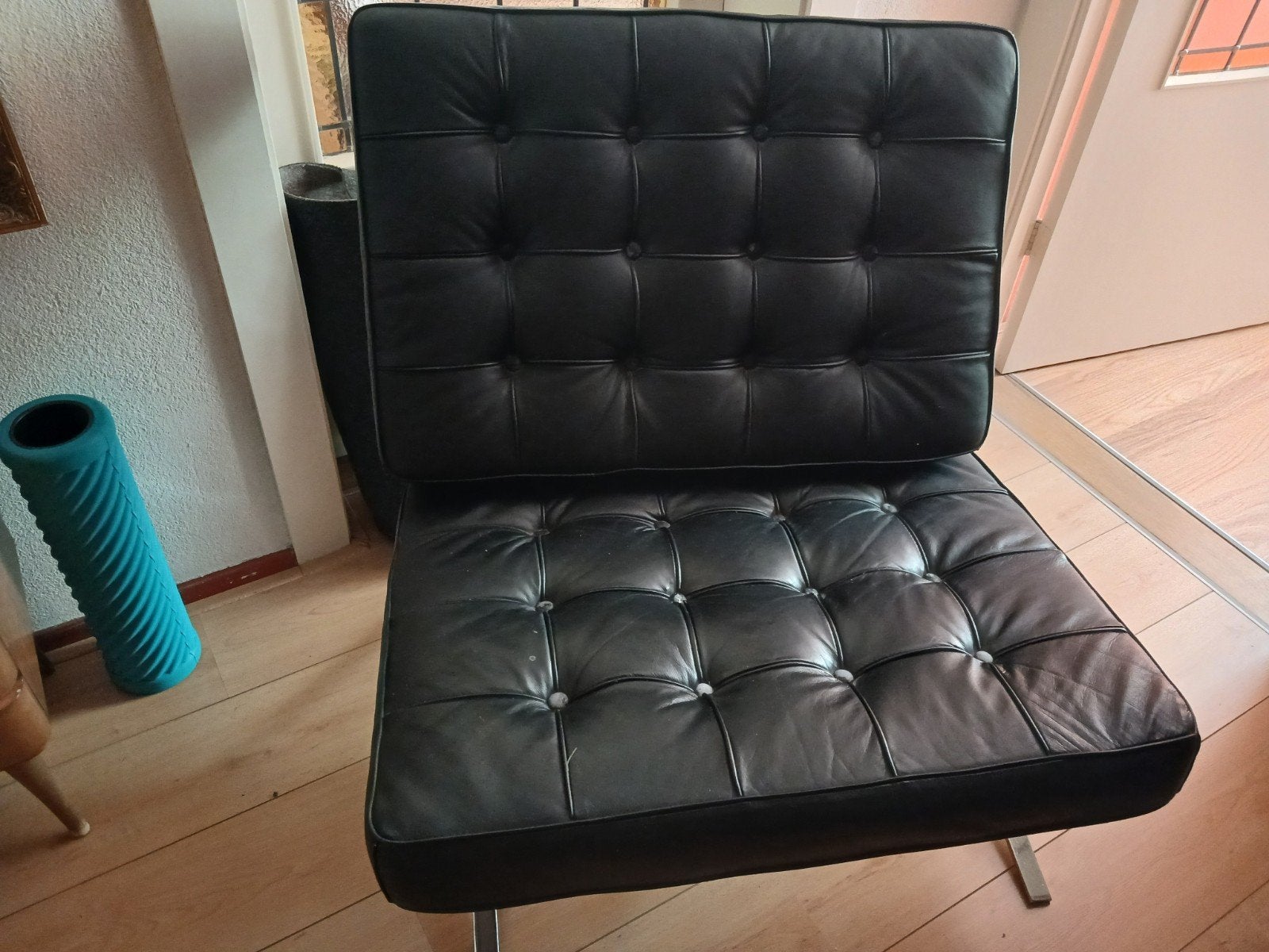 Barcelona chair (replica), Ophalen, Gebruikt, Eenpersoons, 75 tot 100 cm