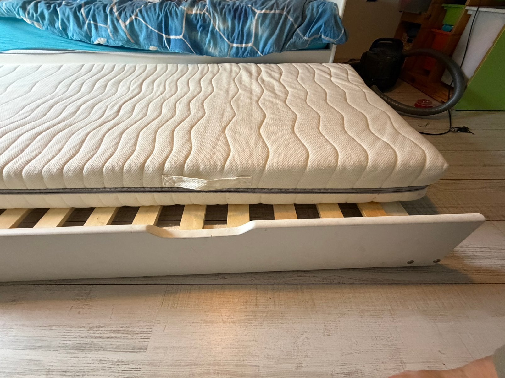 Gratis Onderschuifbed, binnen een week ophalen graag!!, Ophalen, Zo goed als nieuw, Eenpersoons, 90 cm