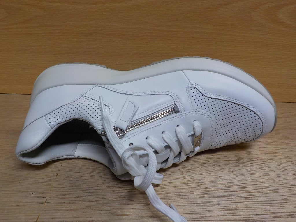 Witte sneakers Caprice maat 38, Kleding | Dames, Schoenen, Wit, Info@wortmann.com, Nieuw, Ophalen of Verzenden