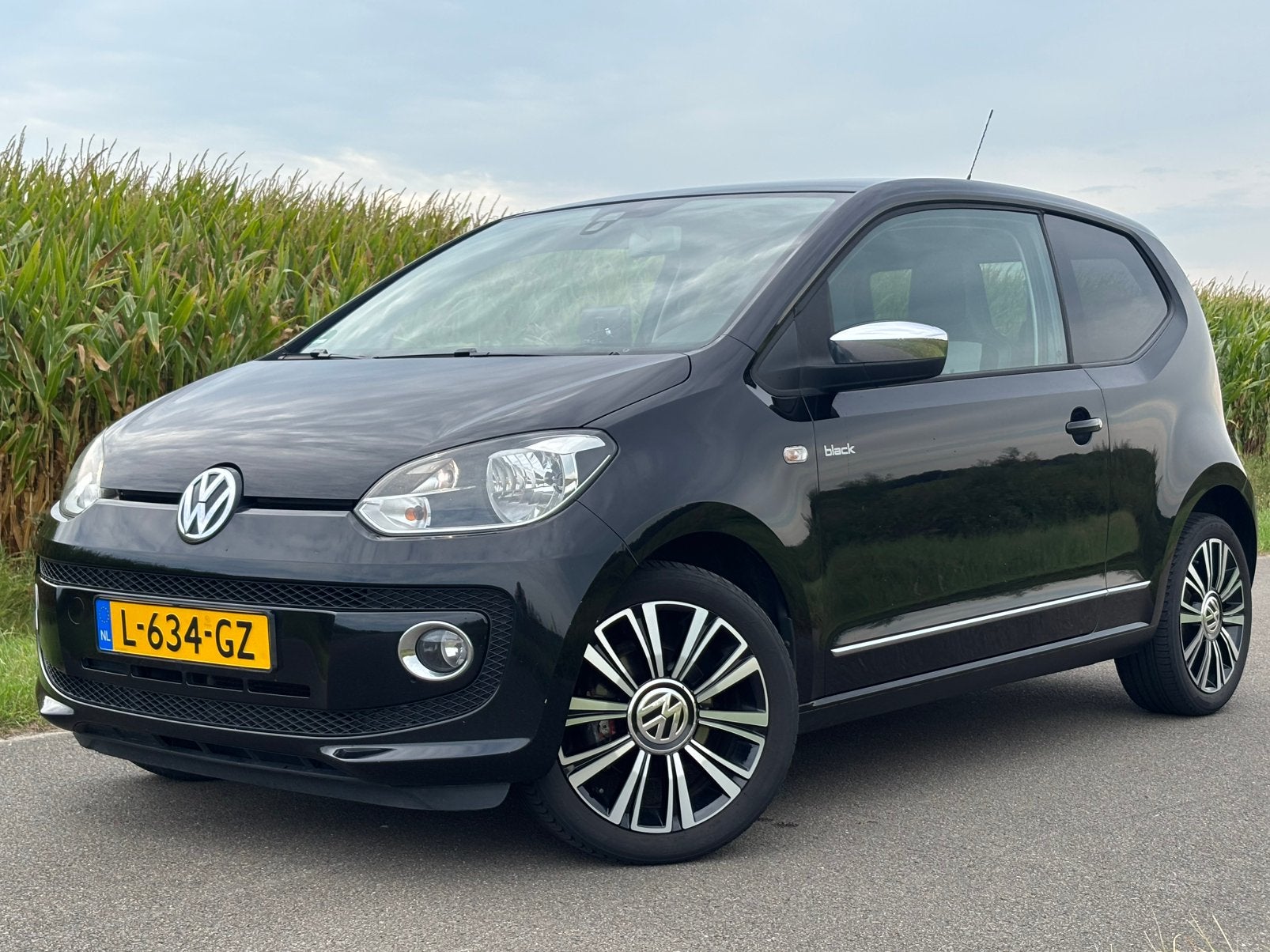 Volkswagen up! 1.0 High UP! Black edition! Cruise Airco PDC!, Euro 5, Stof, 74 pk, Up!