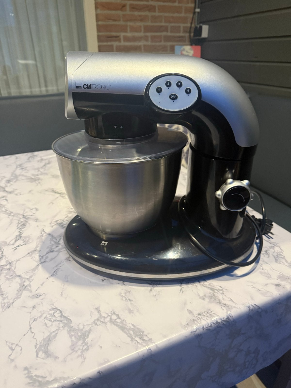 Clatronic Keukenmachine met RVS Kom, 2 tot 3 liter, Ophalen of Verzenden, Gebruikt, 3 snelheden of meer