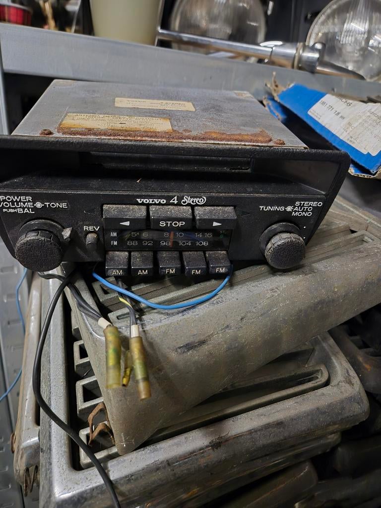 Volvo 240 radio orgineel, Ophalen