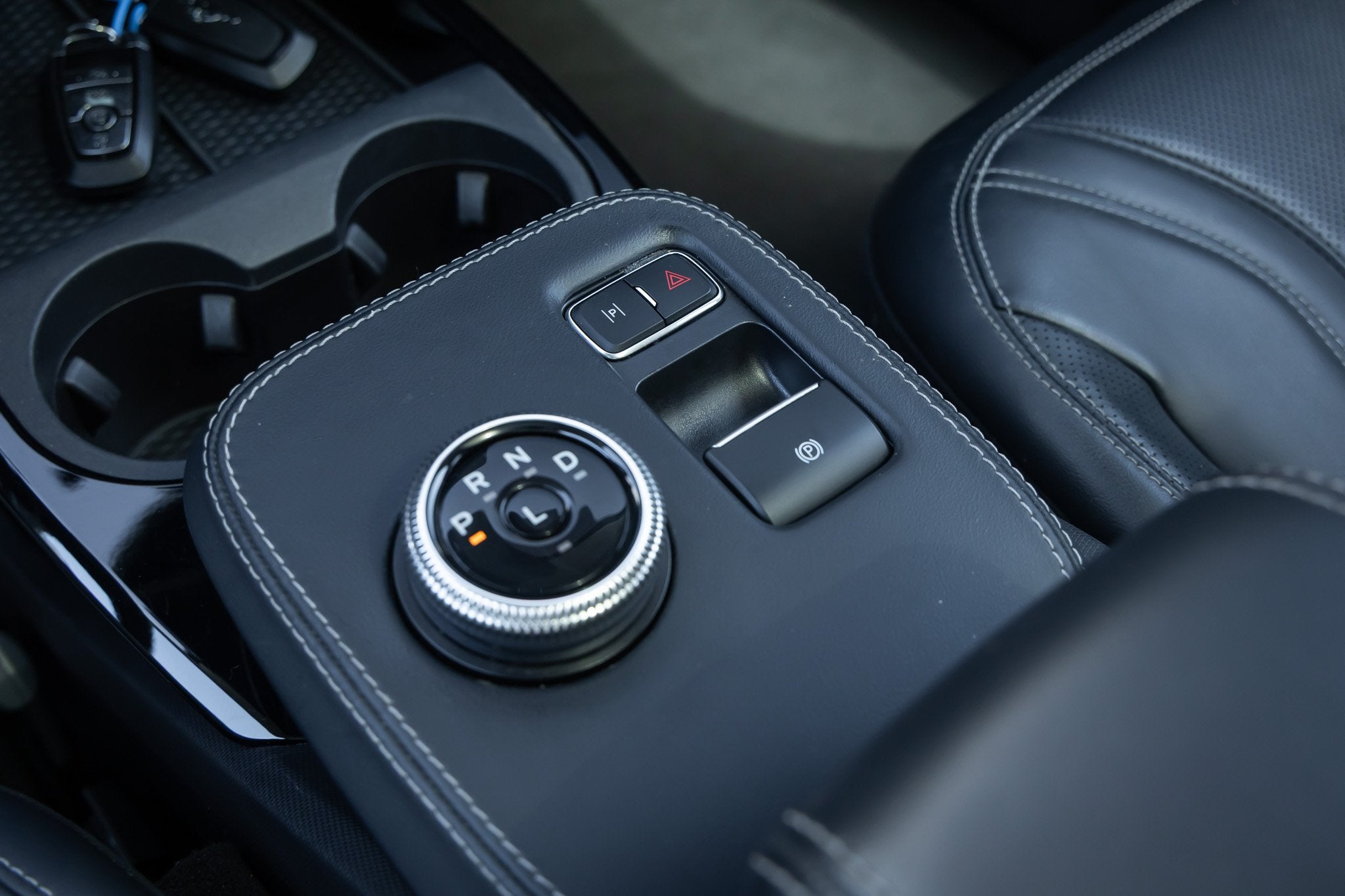 Foto 21 van Ford Mustang MACH-E Extended RWD 98 kWh soh95% panoramadak |