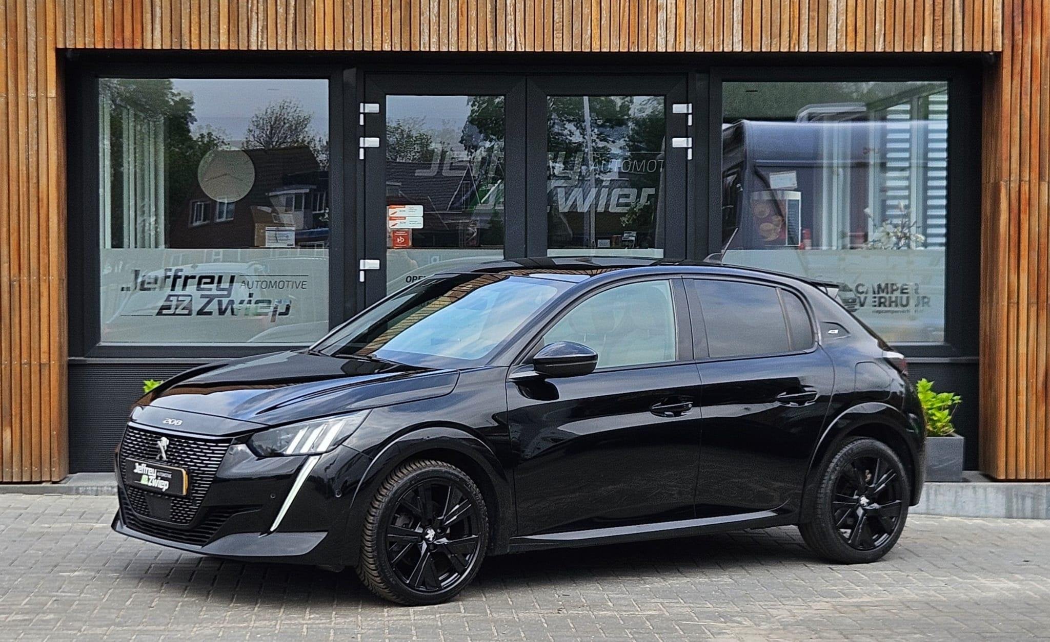 Peugeot 208 1.2 PureTech GT Pack stoelverwarming. led. apple, Auto's, Voorwielaandrijving, 101 pk, Gebruikt, Euro 6