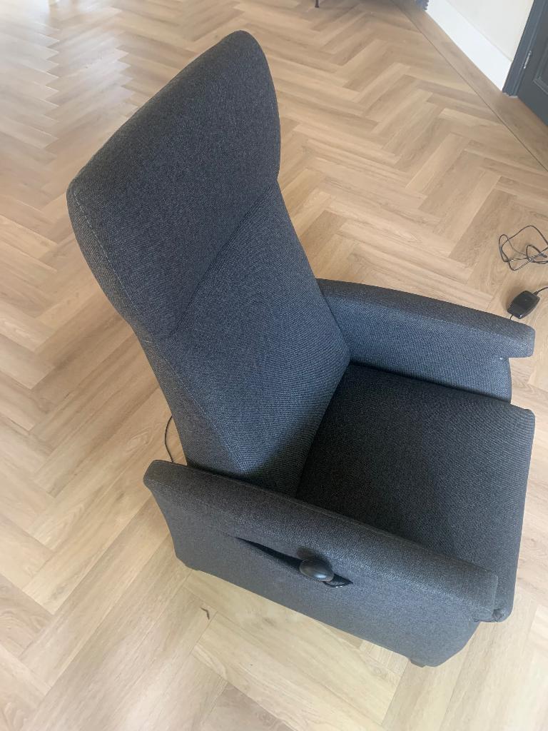 Elektronische zorgfauteuil/sta-opstoel, Huis en Inrichting, Stoelen, Ophalen, Comfort, Zo goed als nieuw, Eén
