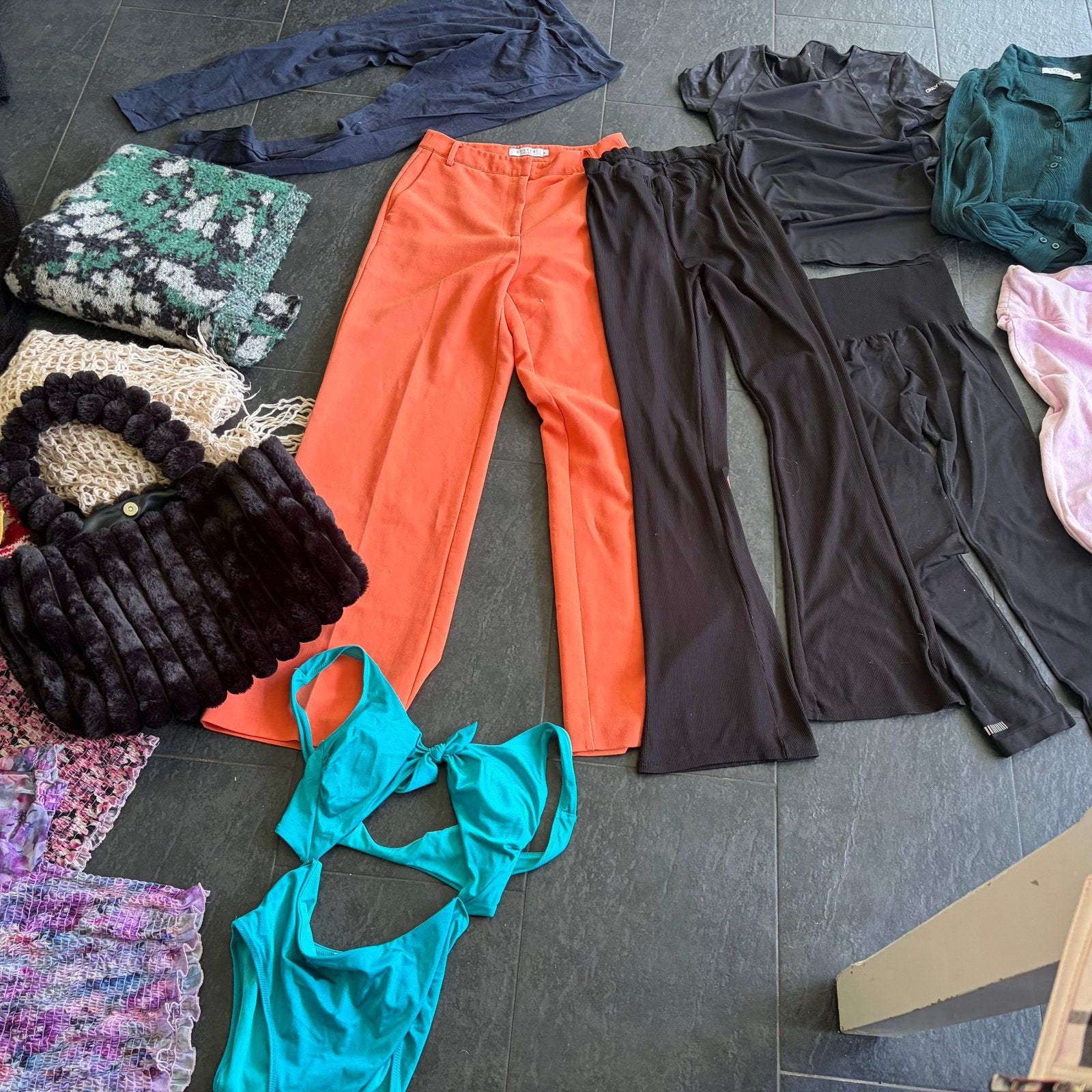 Diverse kledingbundel: broeken, tops en accessoires, Ophalen of Verzenden, Gedragen