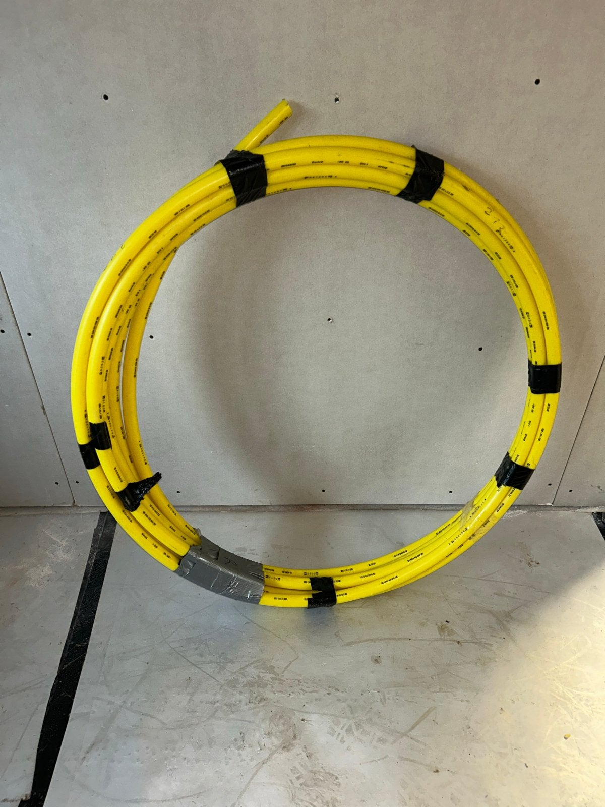 Gele gasbuis 20 meter - KIWA gekeurd, Doe-het-zelf en Verbouw, Elektra en Kabels, Ophalen, Nieuw