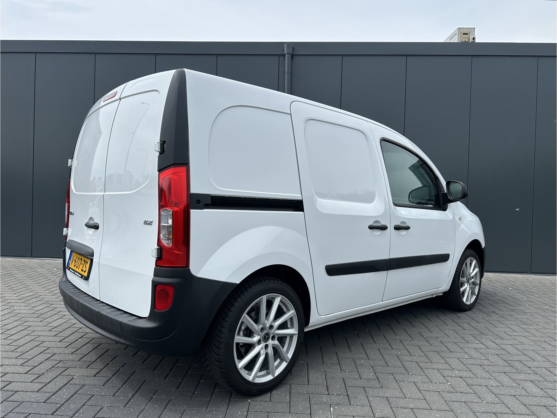 Mercedes-Benz Citan 112 BENZINE 115 PK / BPM VRIJ / 1e EIGEN, Auto's, Voorwielaandrijving, Gebruikt, Euro 6, 4 cilinders