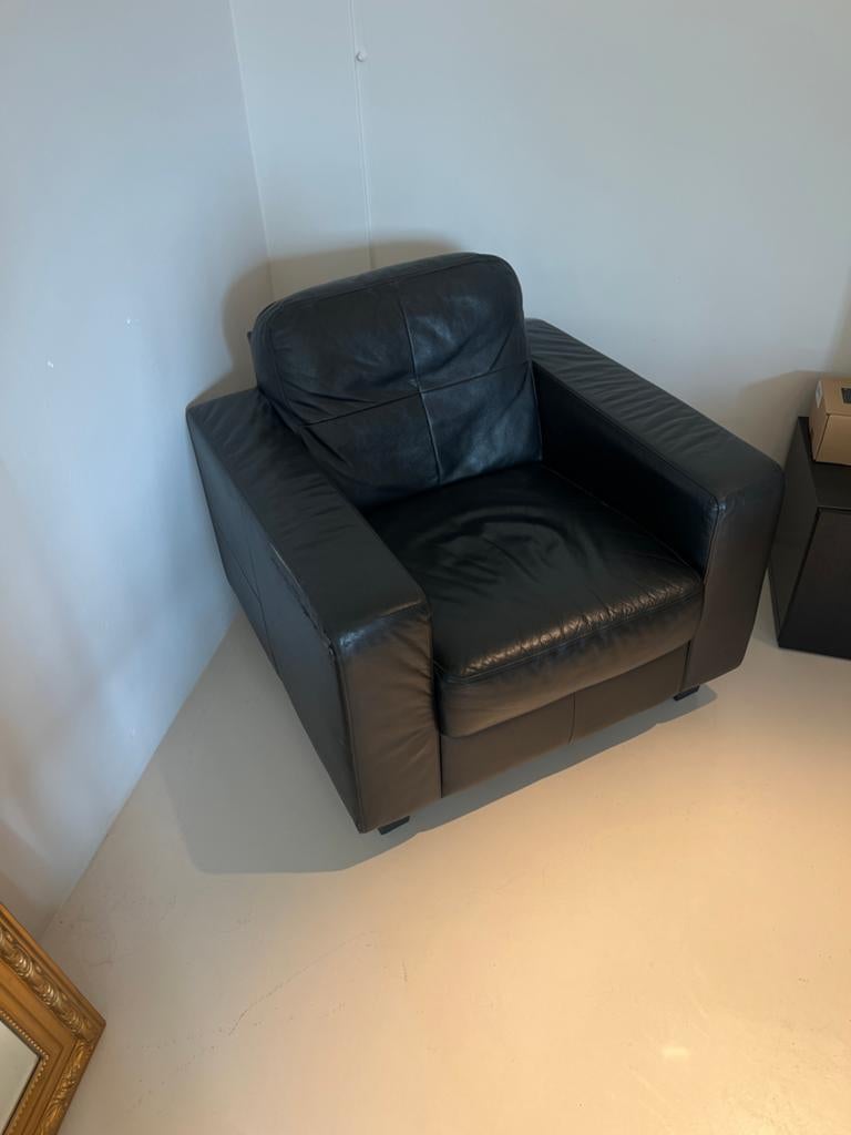 Comfortabele zwarte leren fauteuil, Huis en Inrichting, Stoelen, Gebruikt, Zwart, Leer, Ophalen of Verzenden