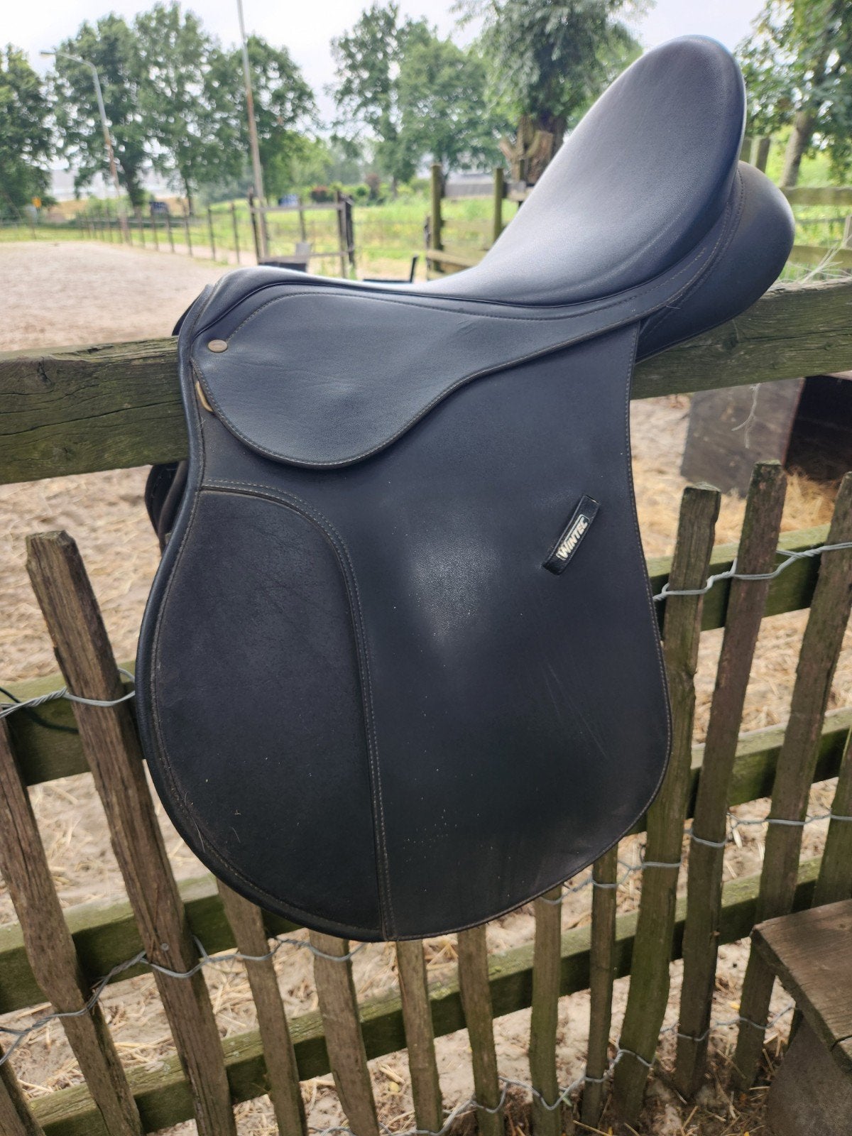Wintec veelzijdigheidszadel 17,5 of 18 inch, Dieren en Toebehoren, Paarden en Pony's | Zadels, Ophalen, Gebruikt