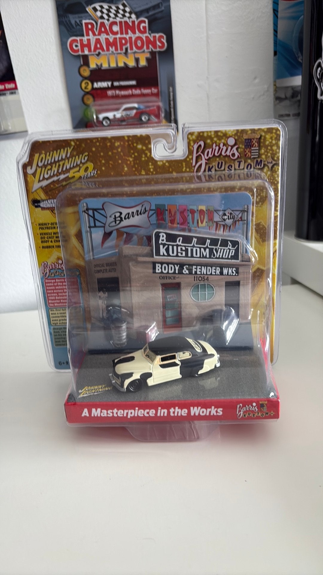 Johnny Lightning 1949 Mercury Coupe Diorama 1/64, Ophalen of Verzenden, Nieuw, Auto