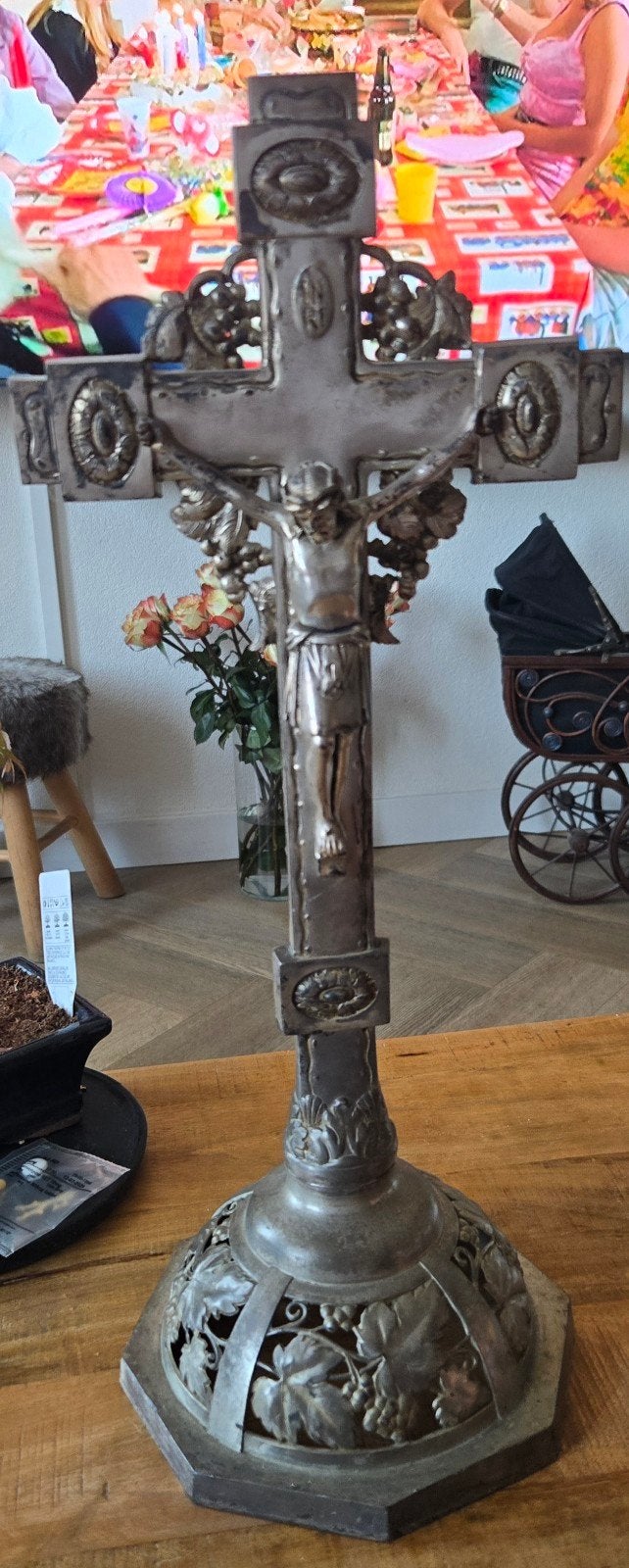 Antiek Kruisbeeld met Corpus - Zilverkleurig Metaal, Antiek en Kunst, Antiek | Religie, Ophalen of Verzenden