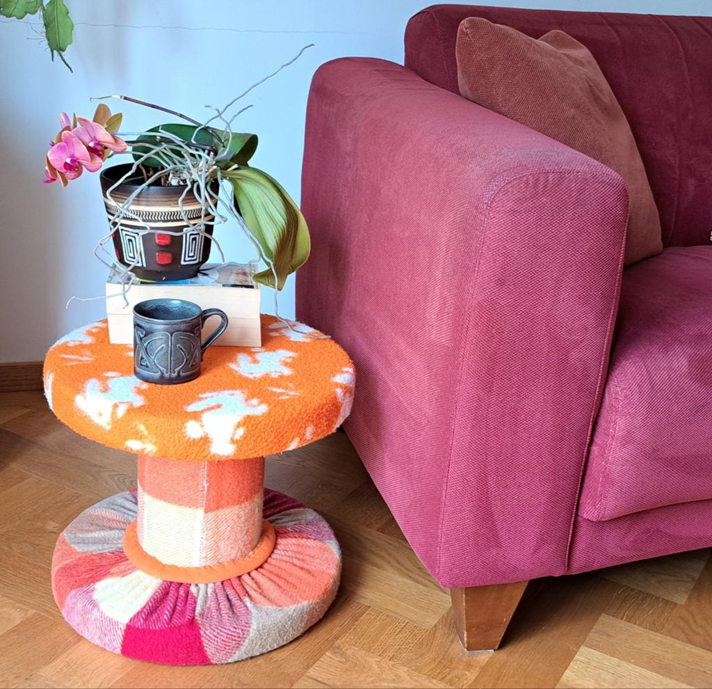 Retro nachtkastje / poef - oranje, Verzamelen, Ophalen of Verzenden, Huis en Inrichting