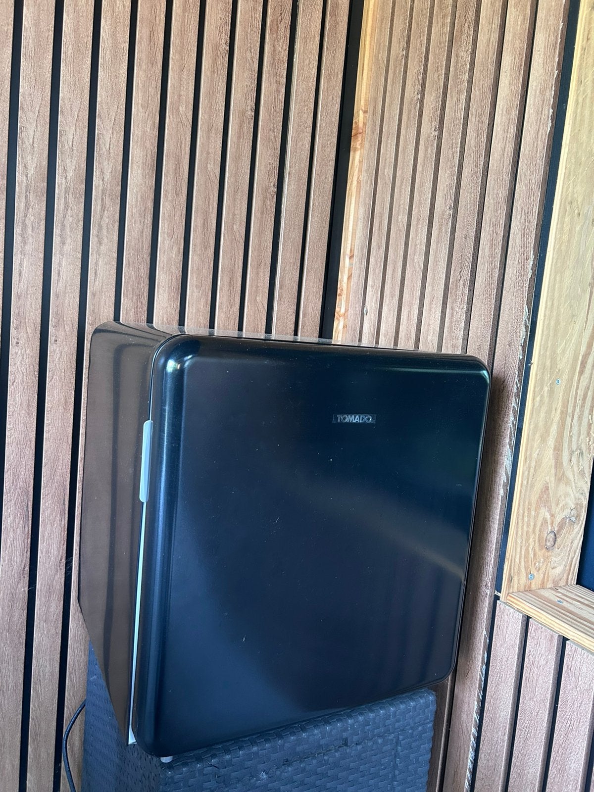 Te koop compacte koelkast Nieuwstaat Merk Tomado, Witgoed en Apparatuur, Koelkasten en IJskasten, Ophalen, Minder dan 85 cm, 45 tot 60 cm