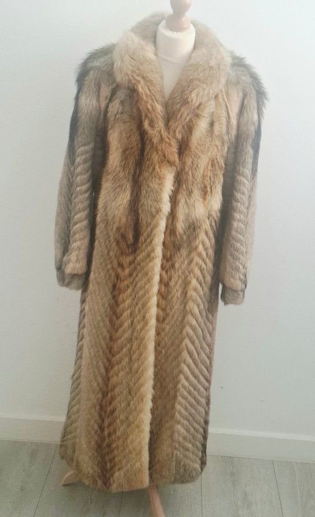Mooie lange bontjas, Maat 38/40 (M), Bruin, Verzenden, Onbekend